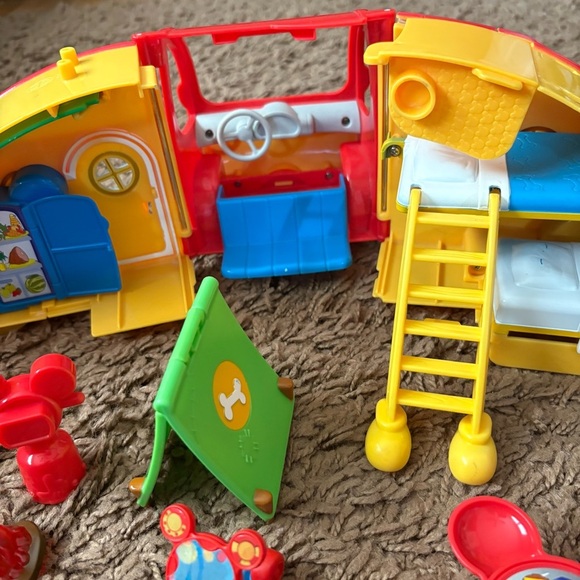 Disney Jr Mickey Mouse Clubhouse Cruisin' Camper RV With Ladder Play Set Toy - Picture 3 of 6